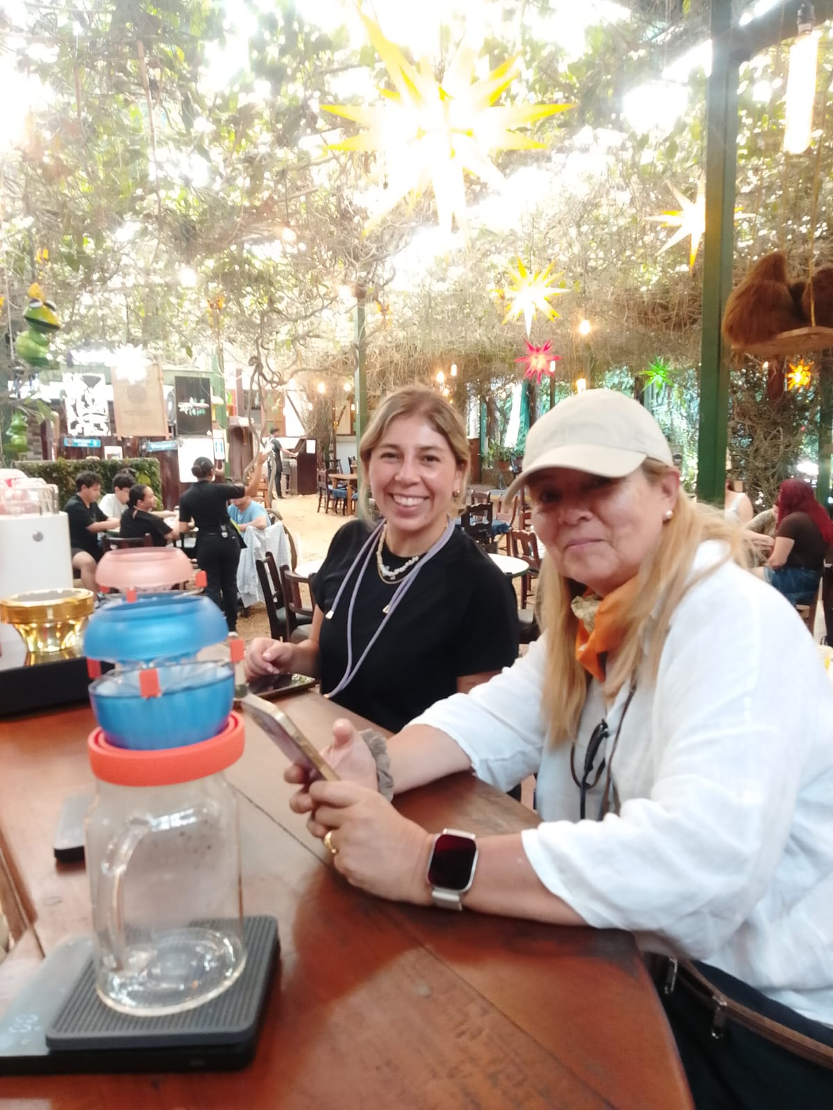 Guests enjoying specialty Salvadoran coffee together